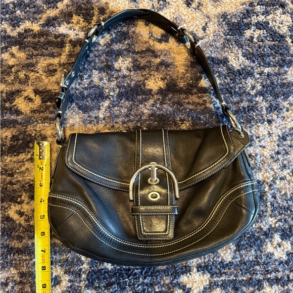 Vintage Coach Black Leather Shoulder Bag with Buckle Detail - Picture 10 of 10